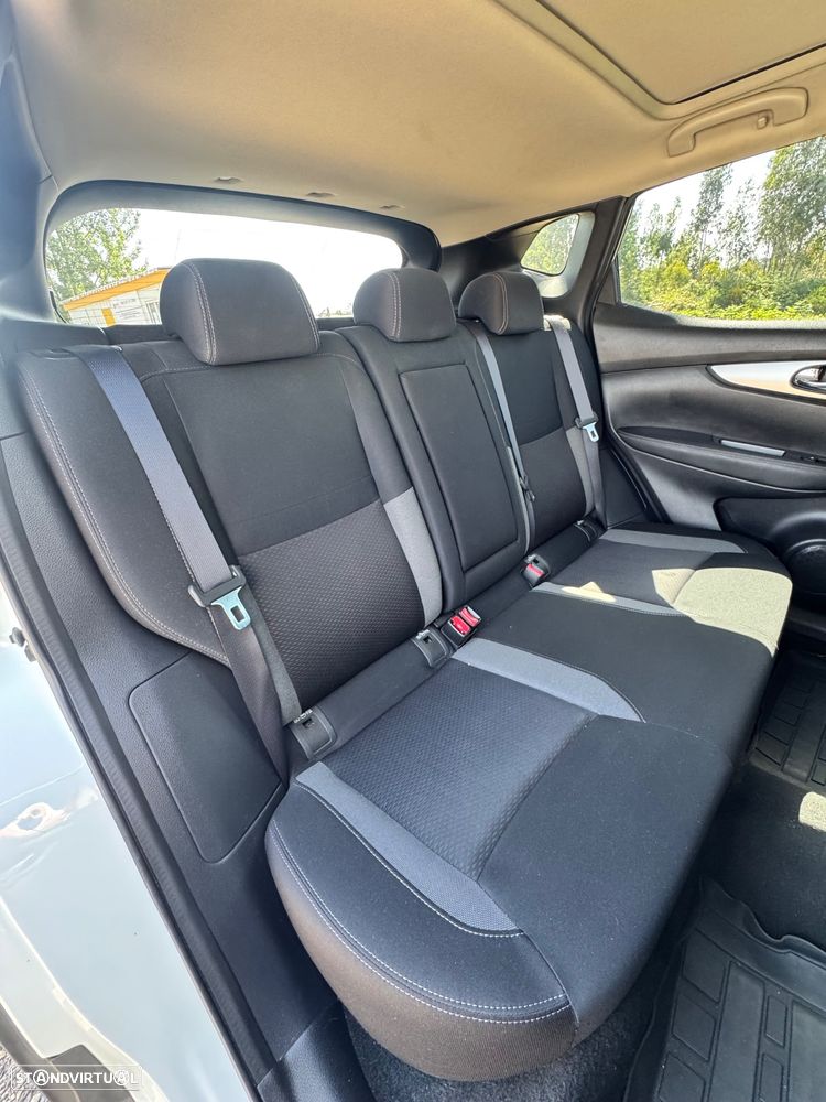 Nissan Qashqai 1.5 dCi N-Connecta J18+Led - 20
