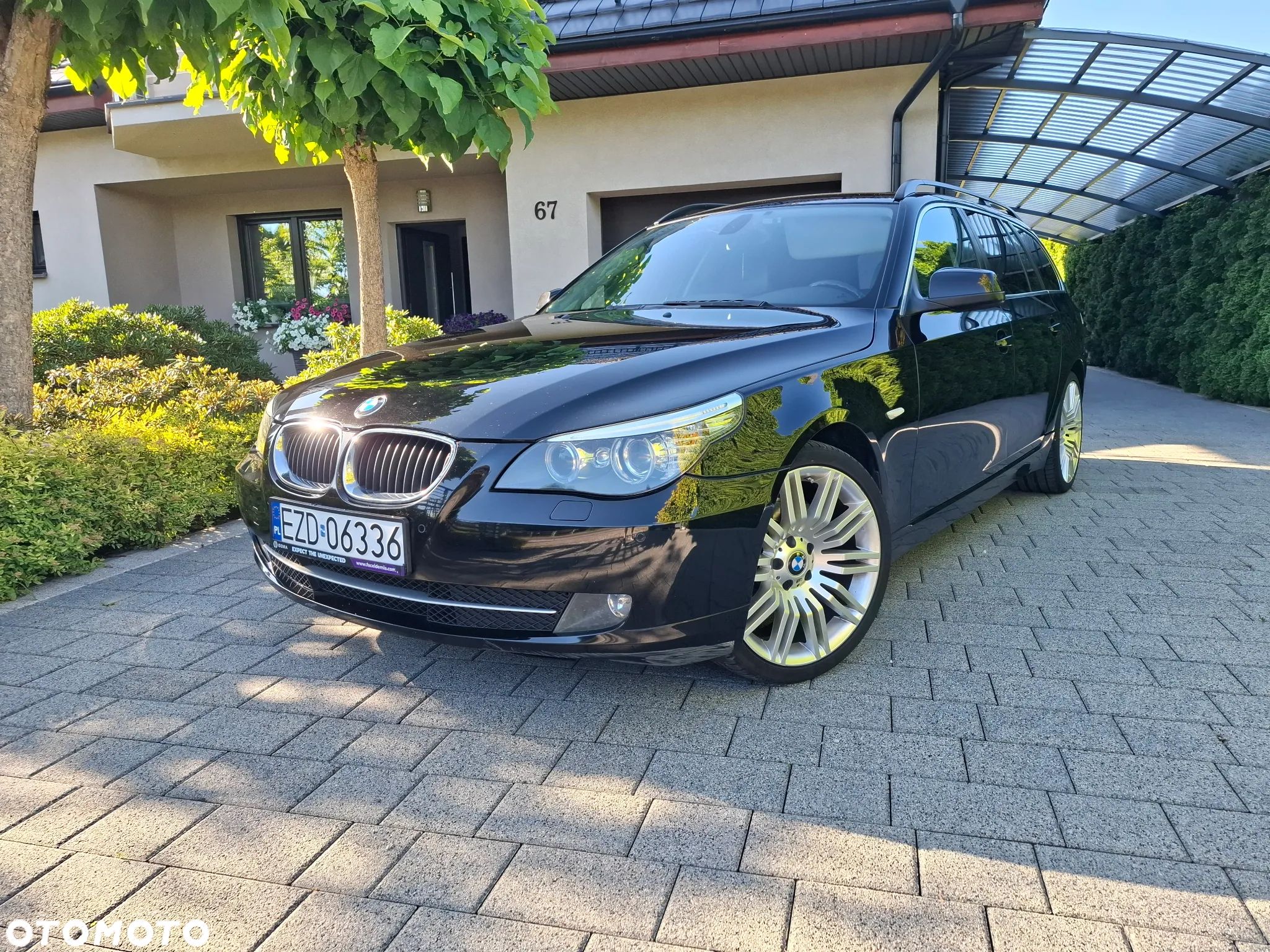BMW Seria 5 520d Touring Special Edition - 1
