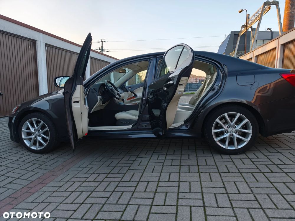 Lexus IS 250 F-Sport - 26