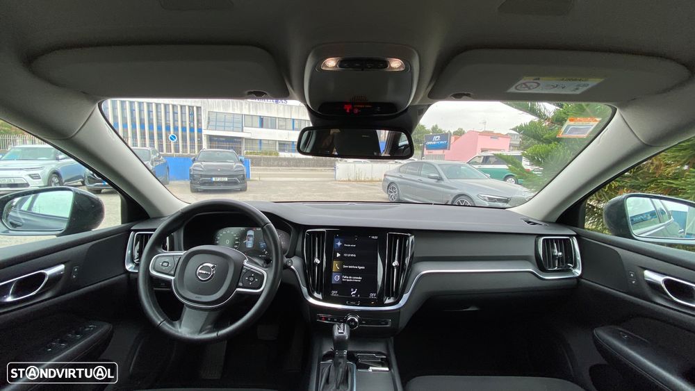 Volvo V60 2.0 D3 Momentum Plus Geartronic - 24