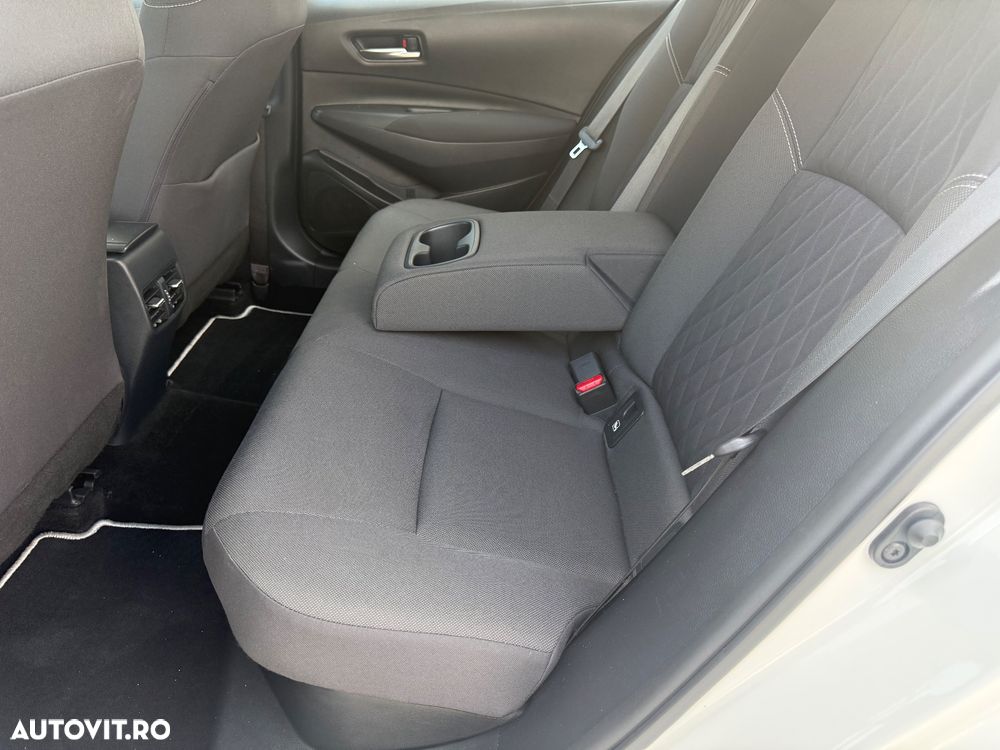 Toyota Corolla 1.8 Business Edition - 15