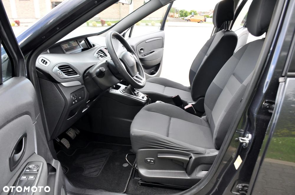 Renault Scenic 1.6 16V Luxe Privilege - 22
