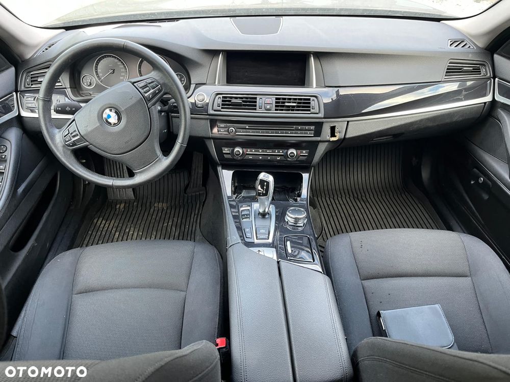 BMW Seria 5 530d xDrive - 6
