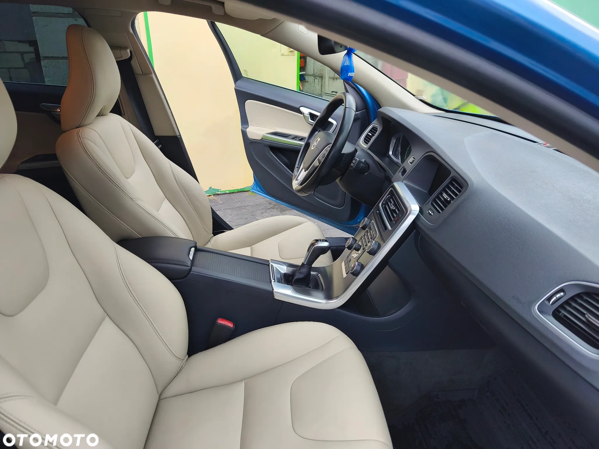 Volvo V60 D4 Drive-E Momentum - 8