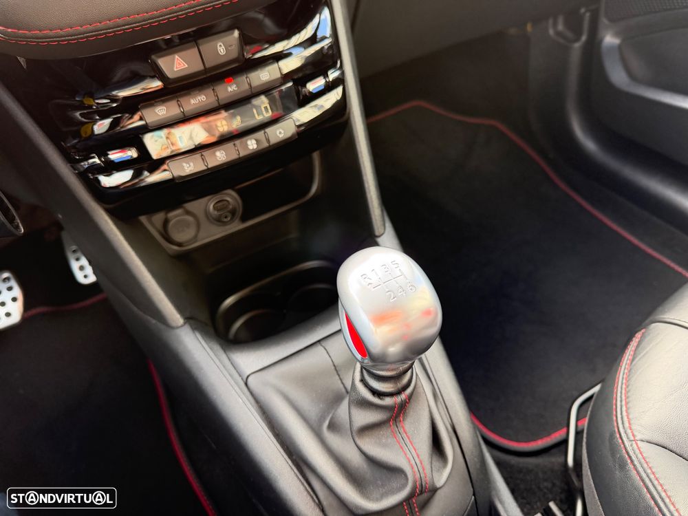 Peugeot 208 1.6 e-THP GTi by Sport - 36
