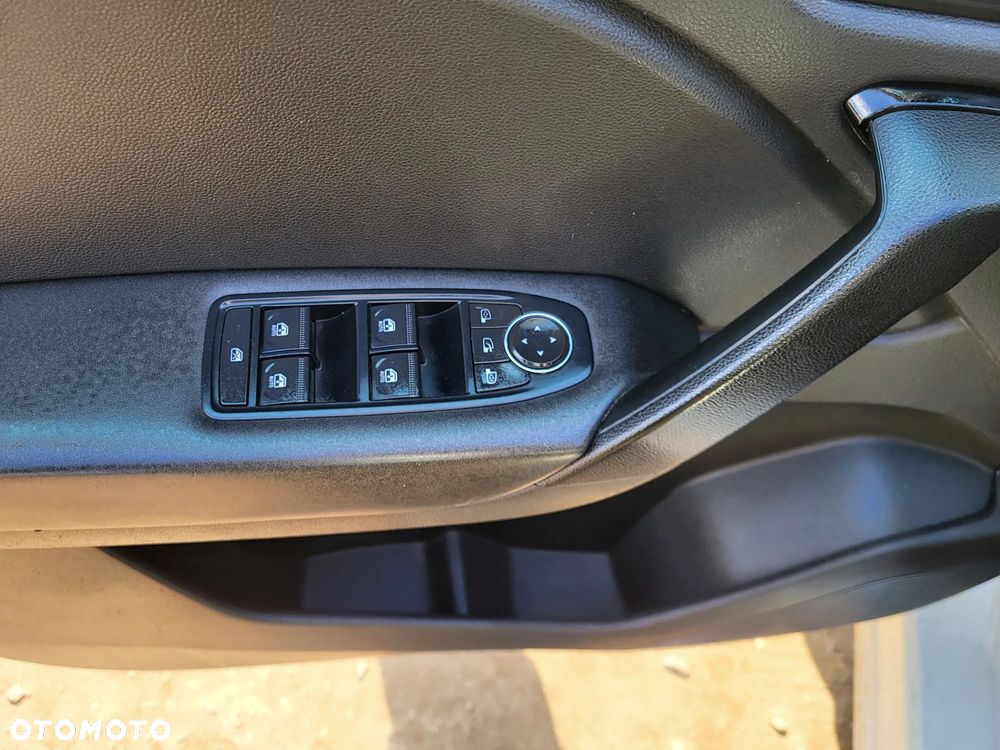 Renault Captur BLUE dCi 115 BUSINESS EDITION - 28