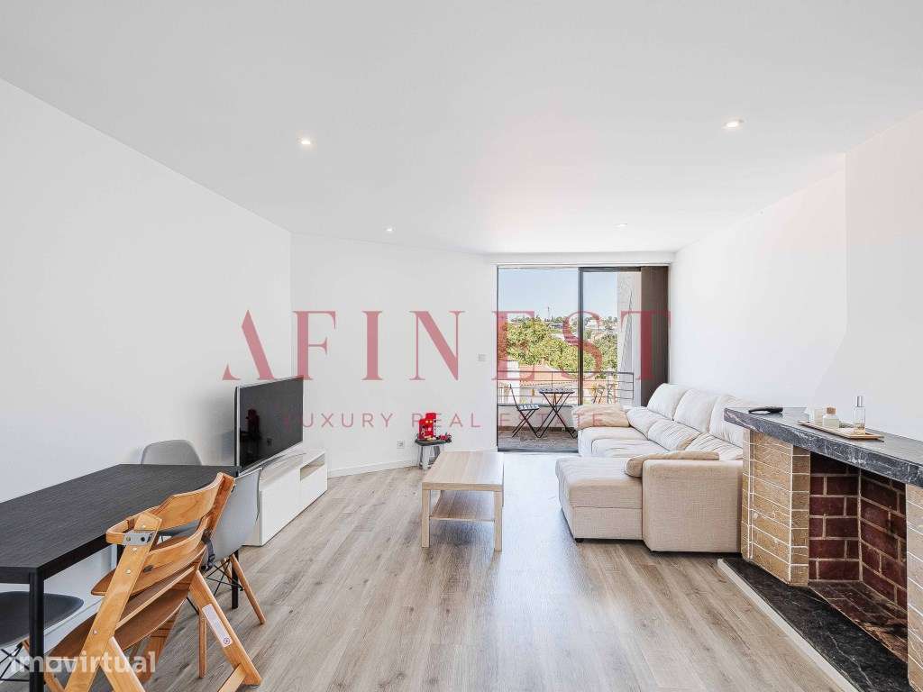 APARTAMENTO T4 NO CENTRO DE CASCAIS RENOVADA EM 2023 E COM ESTACION... - Grande imagem: 3/59