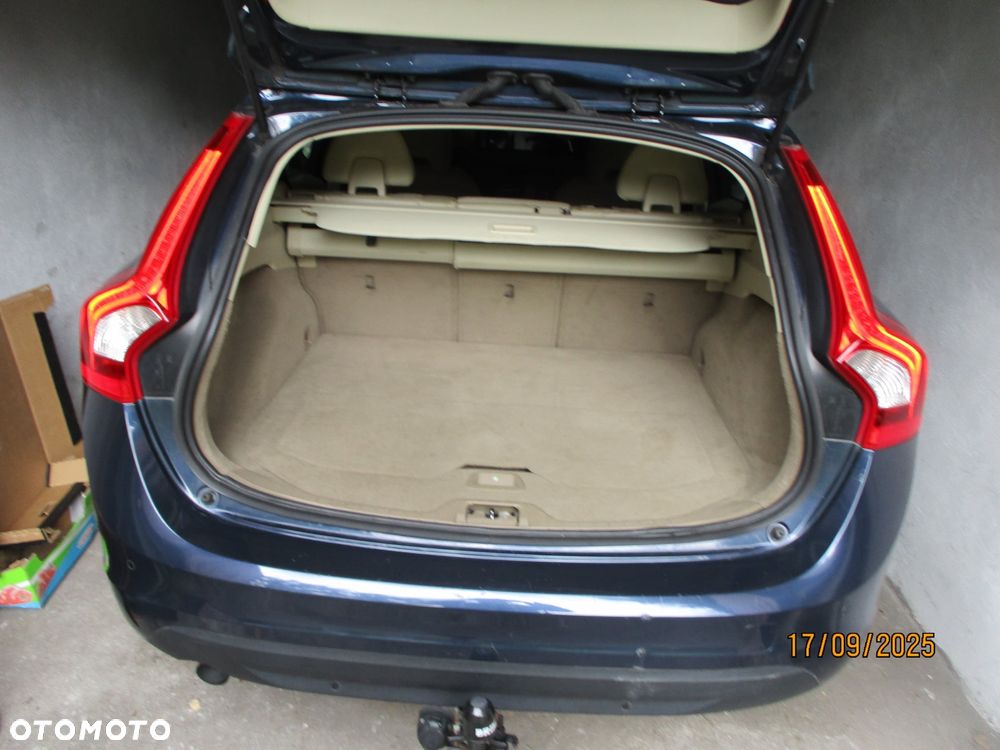 Volvo V60 D3 Summum - 15