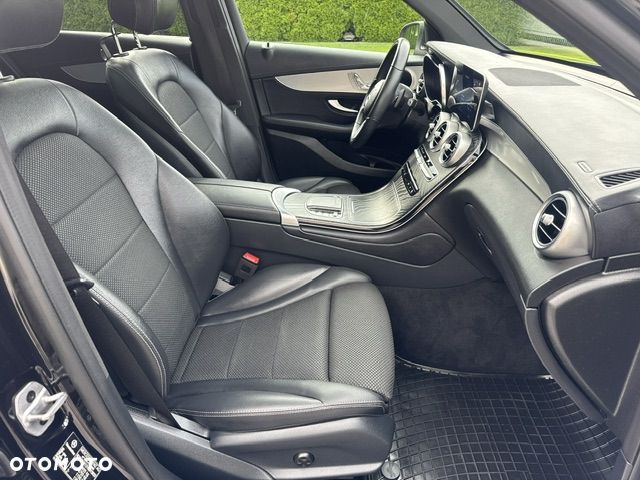 Mercedes-Benz GLC - 19