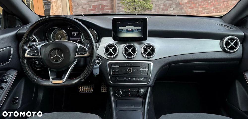 Mercedes-Benz CLA 180 7G-DCT AMG Line - 8
