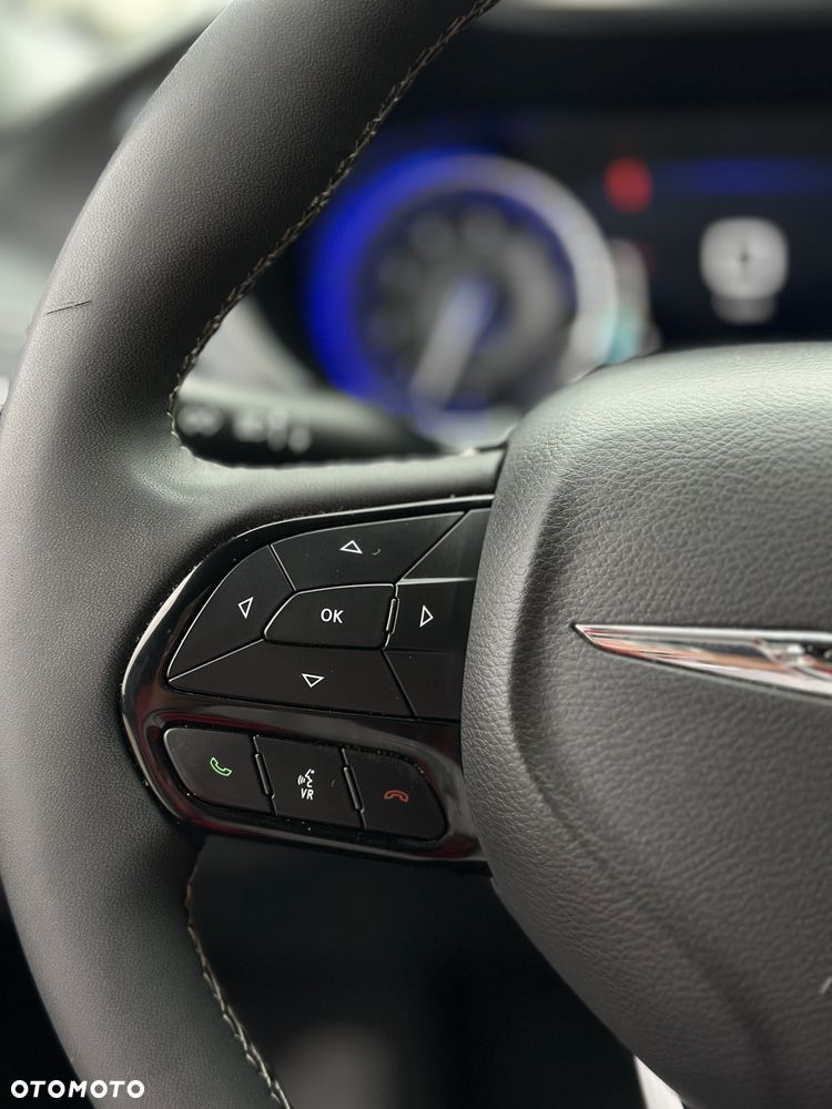 Chrysler Pacifica - 14