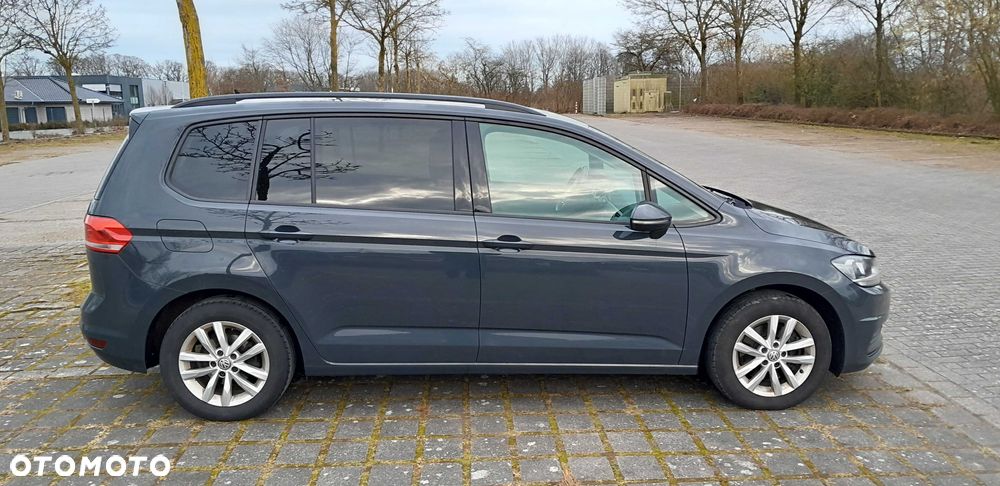 Volkswagen Touran - 4