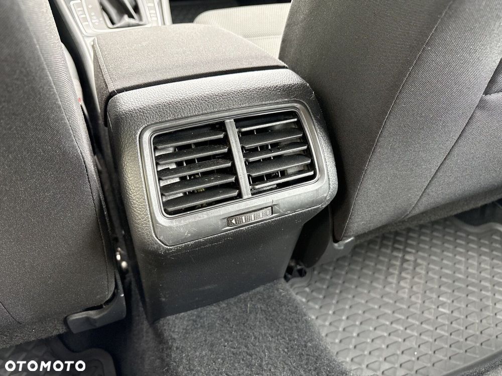 Volkswagen Golf 1.4 TSI BMT Comfortline DSG - 35