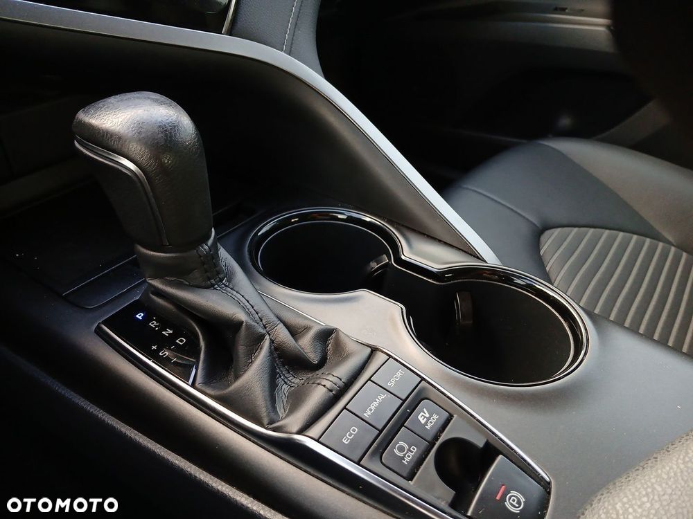 Toyota Camry 2.5 Hybrid Prestige CVT - 20