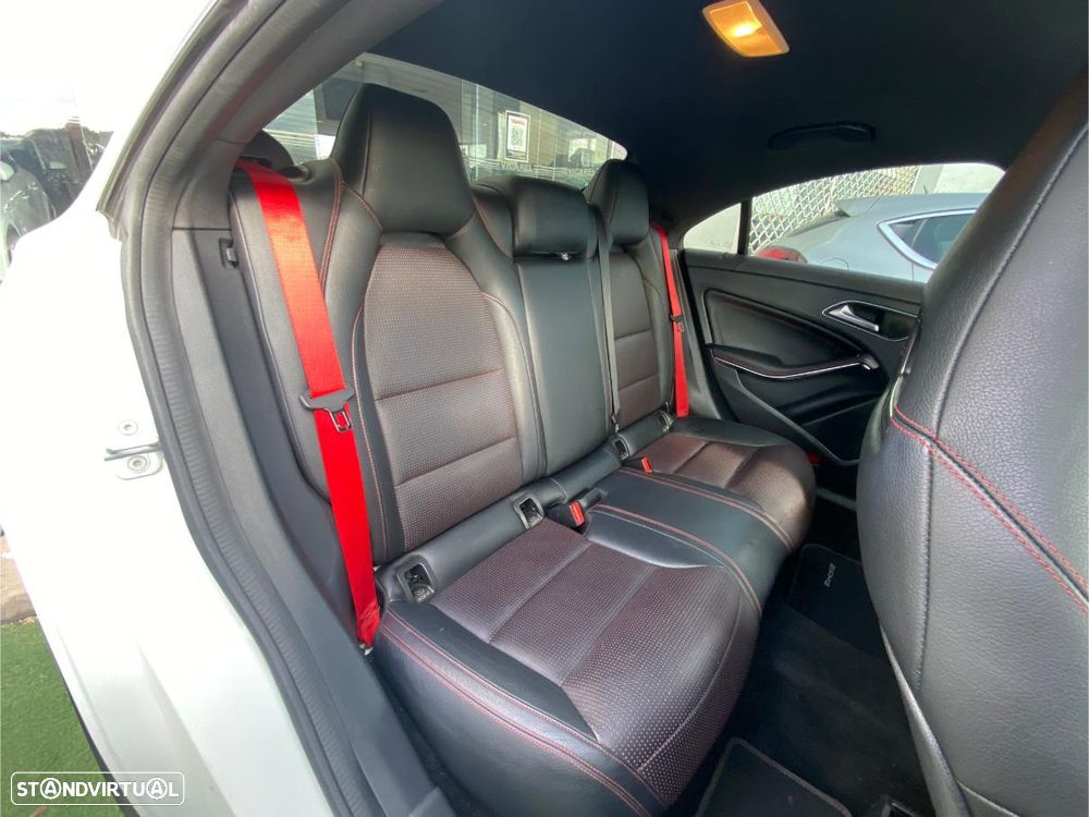 Mercedes-Benz CLA 45 AMG 4Matic 7G-DCT - 15