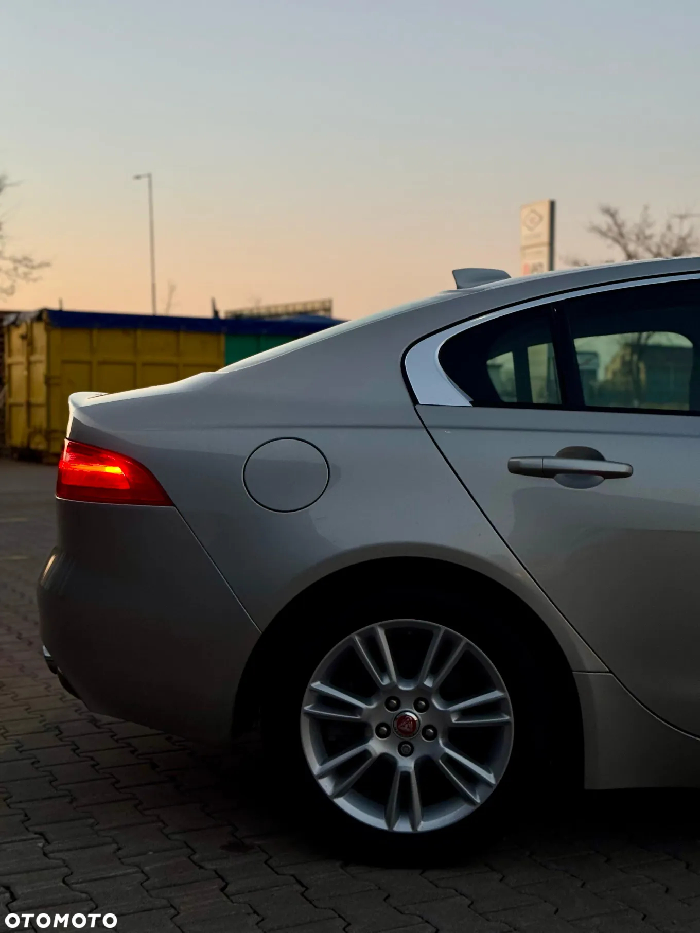 Jaguar XE 2.0 P250 HSE - 25