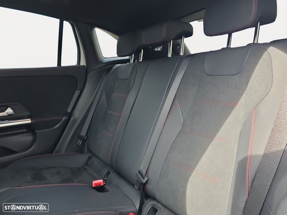 Mercedes-Benz GLA 200 - 15