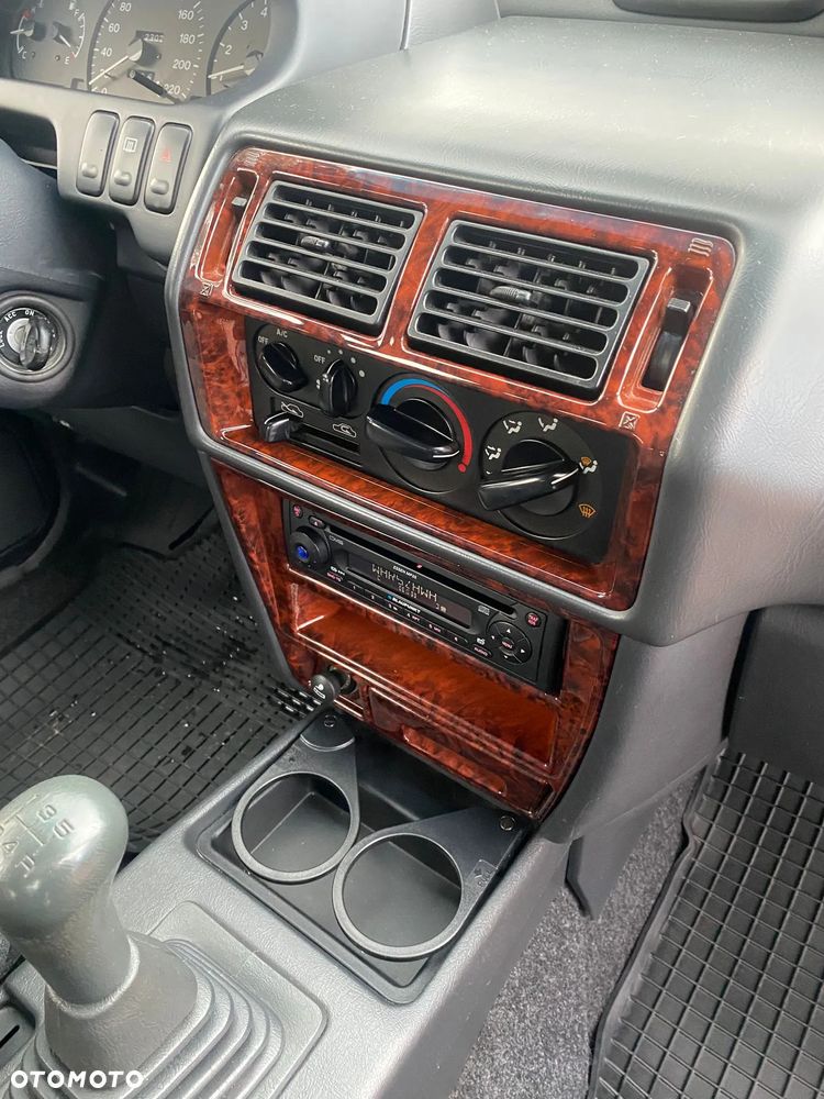 Hyundai Santamo 2.0 - 13