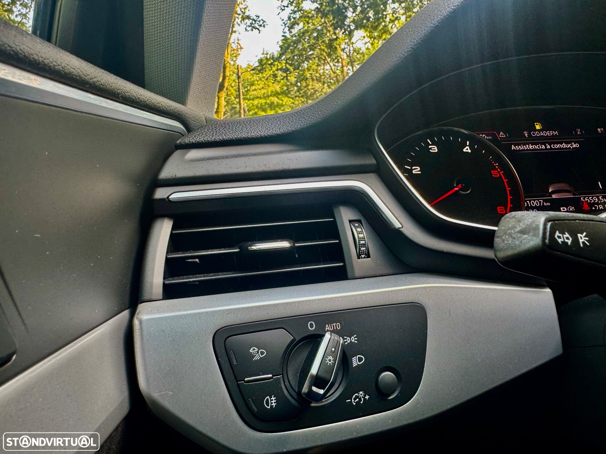Audi A4 Avant 2.0 TDI Advance S tronic - 34