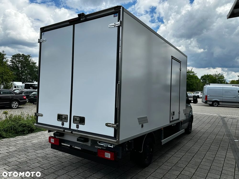 Mercedes-Benz Sprinter - 7