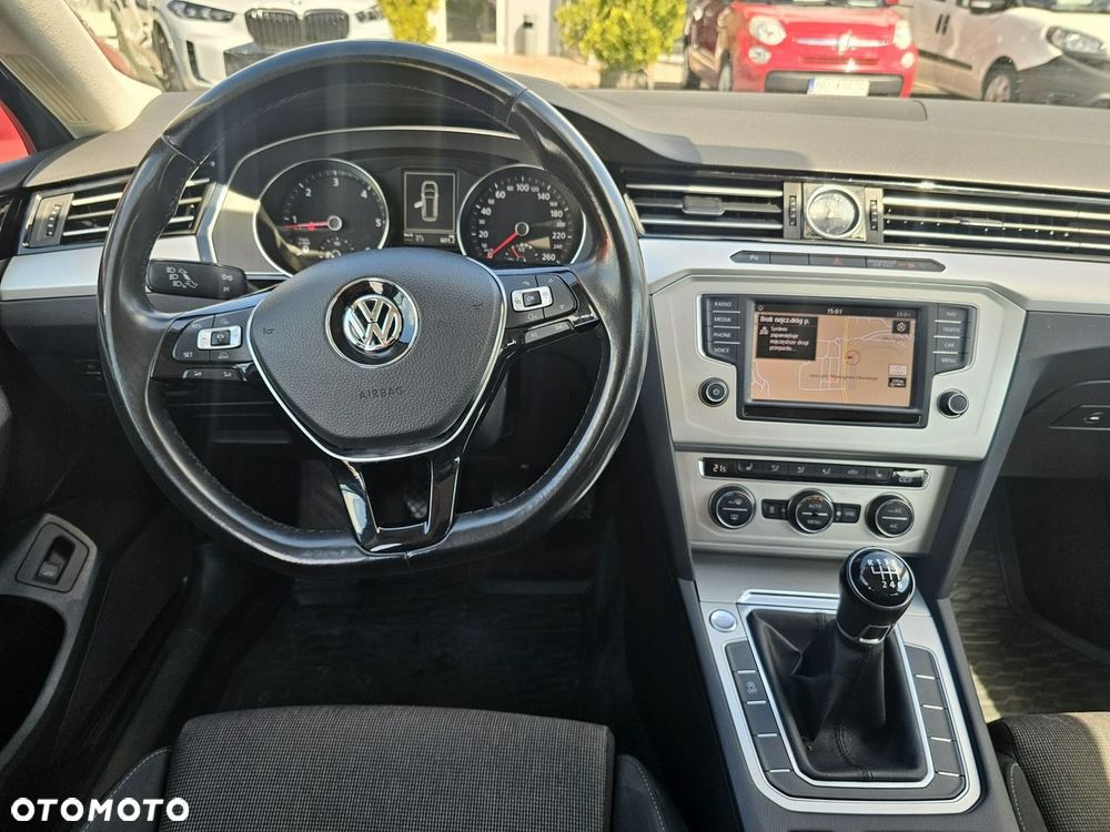 Volkswagen Passat - 15