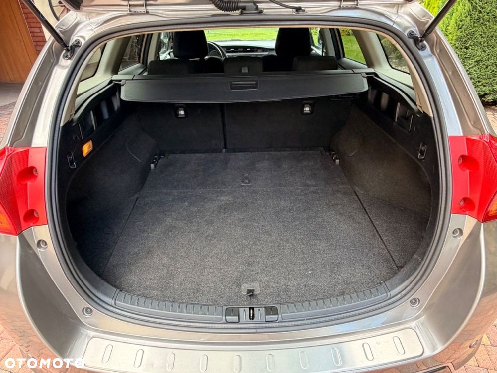Toyota Auris Hybrid 135 Premium - 23