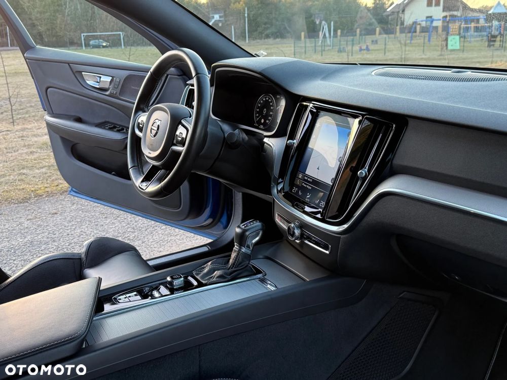 Volvo S60 T4 R-Design - 12