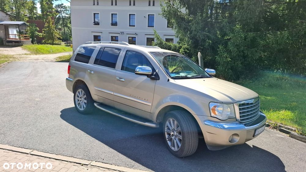 Chrysler Aspen - 2