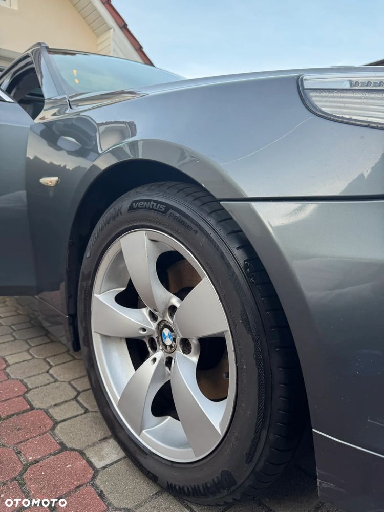 BMW Seria 5 525i Touring - 16