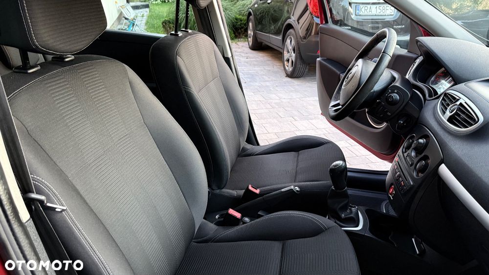 Renault Clio - 33
