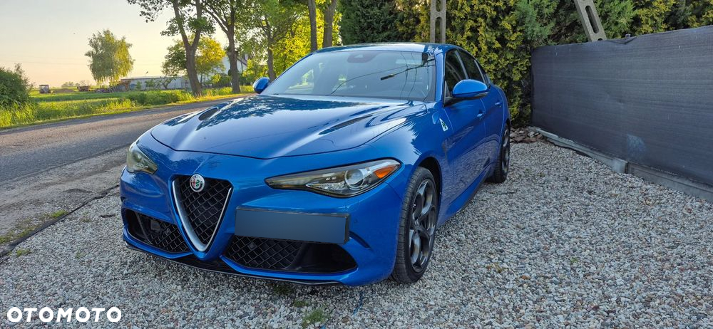 Alfa Romeo Giulia 2.9 V6 Bi-Turbo AT8 Quadrifoglio - 3