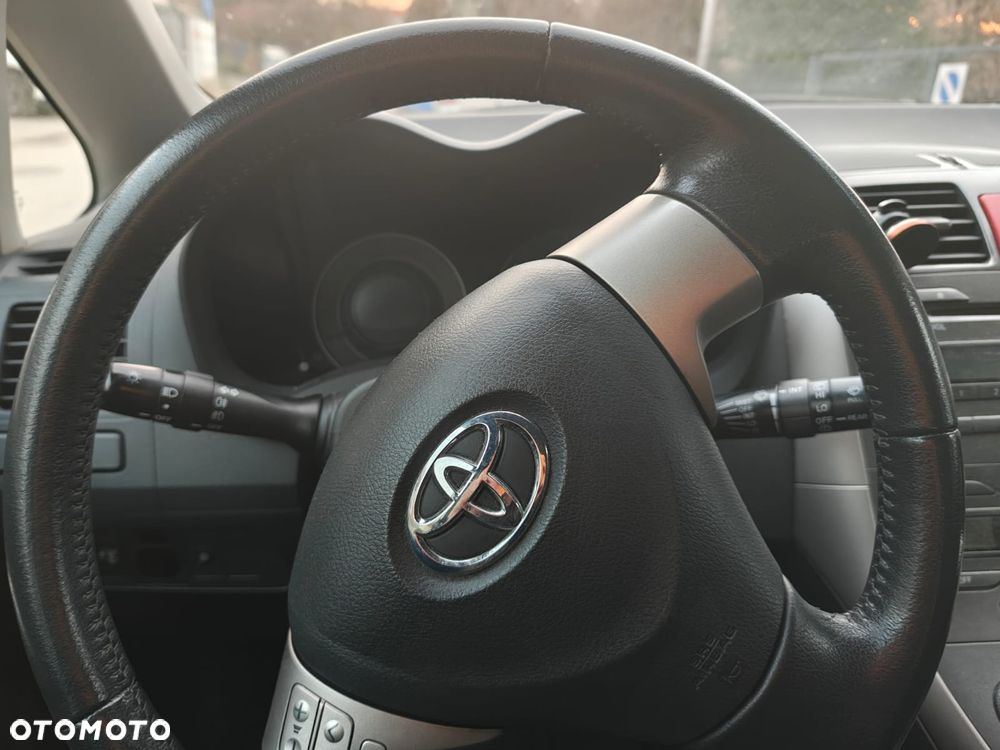 Toyota Auris 1.6 VVT-i Premium - 10