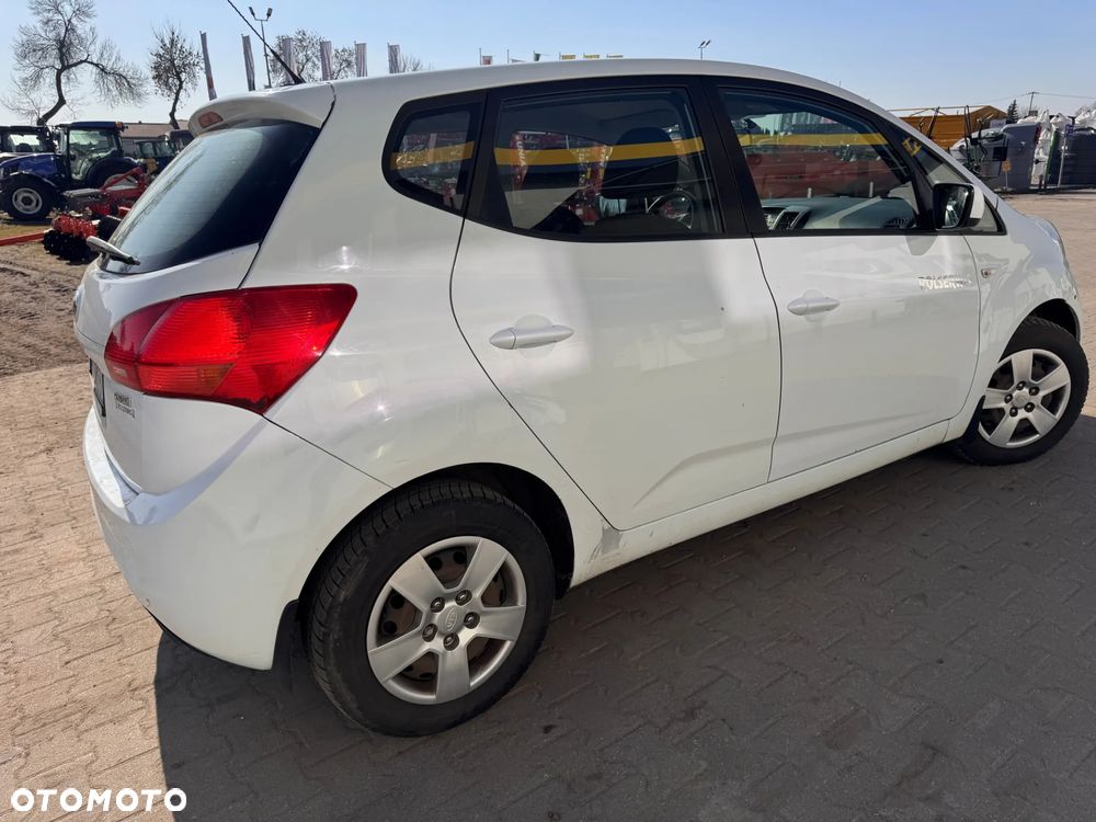 Kia Venga - 4
