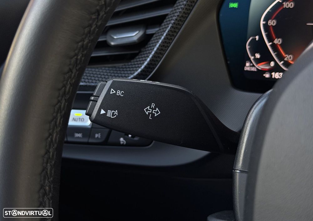 BMW 118 d Pack Desportivo M - 11