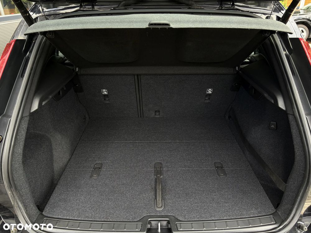 Volvo XC 40 D3 Momentum Pro - 34