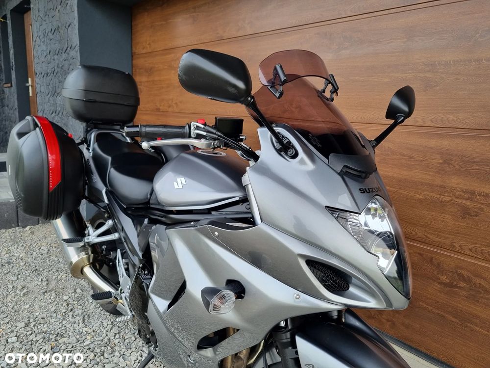 Suzuki GSX - 9