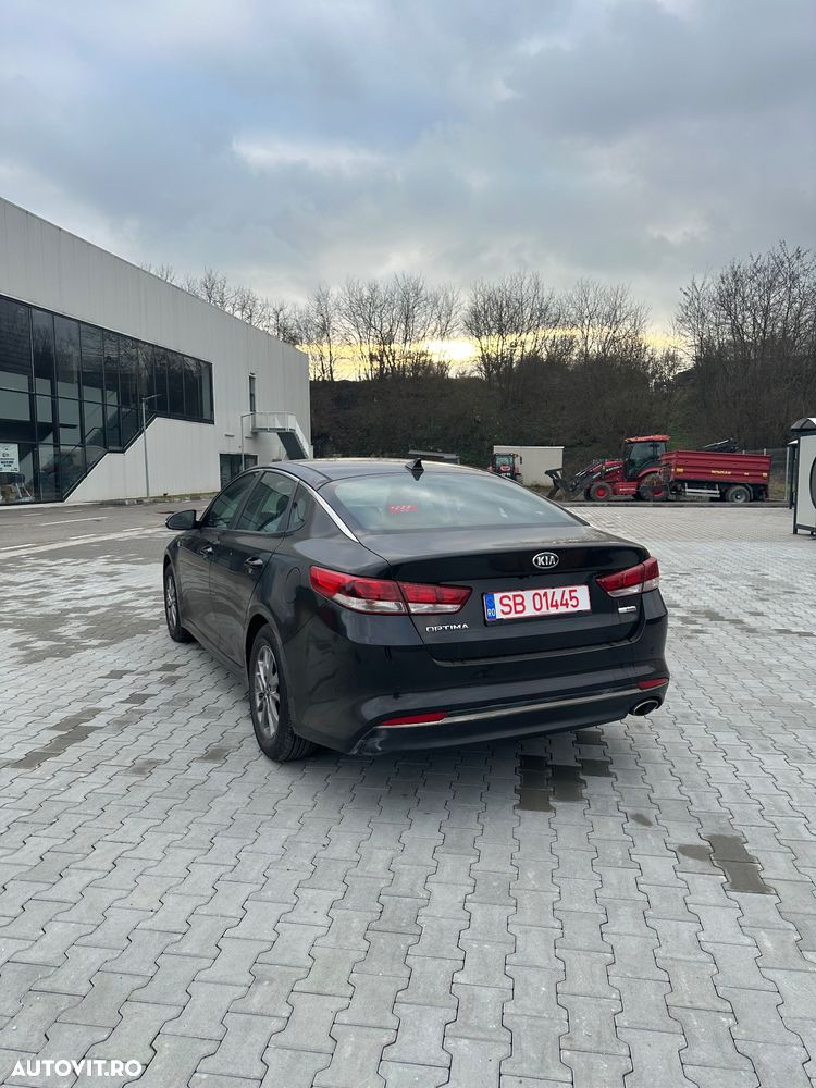 Kia Optima - 5