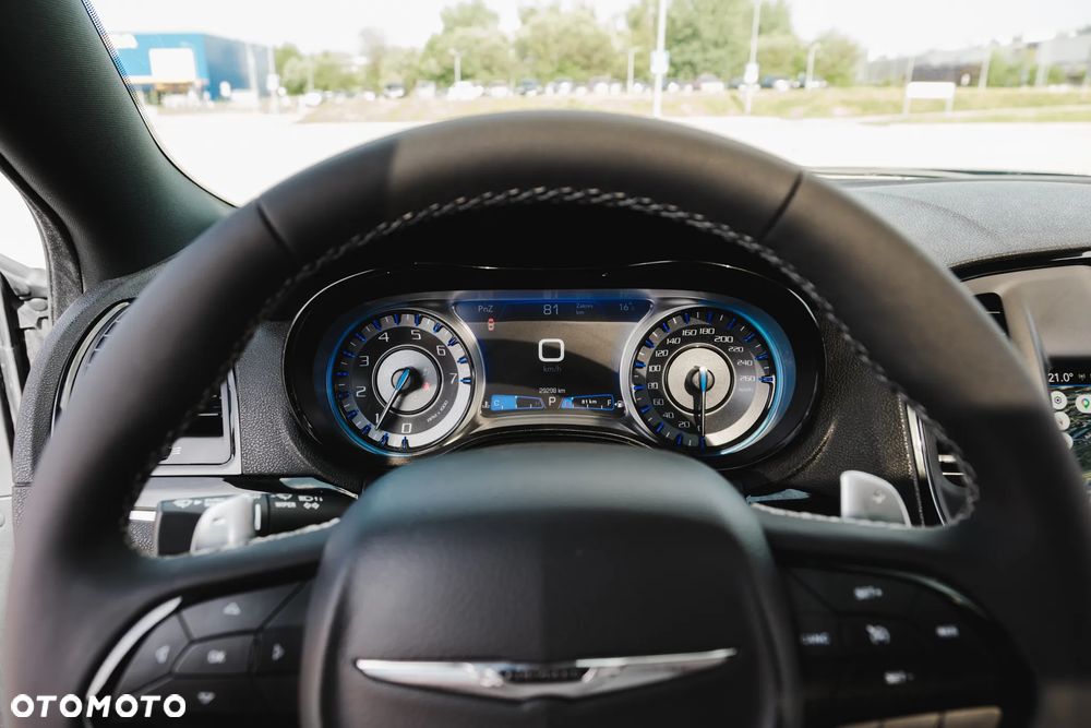 Chrysler 300s - 24