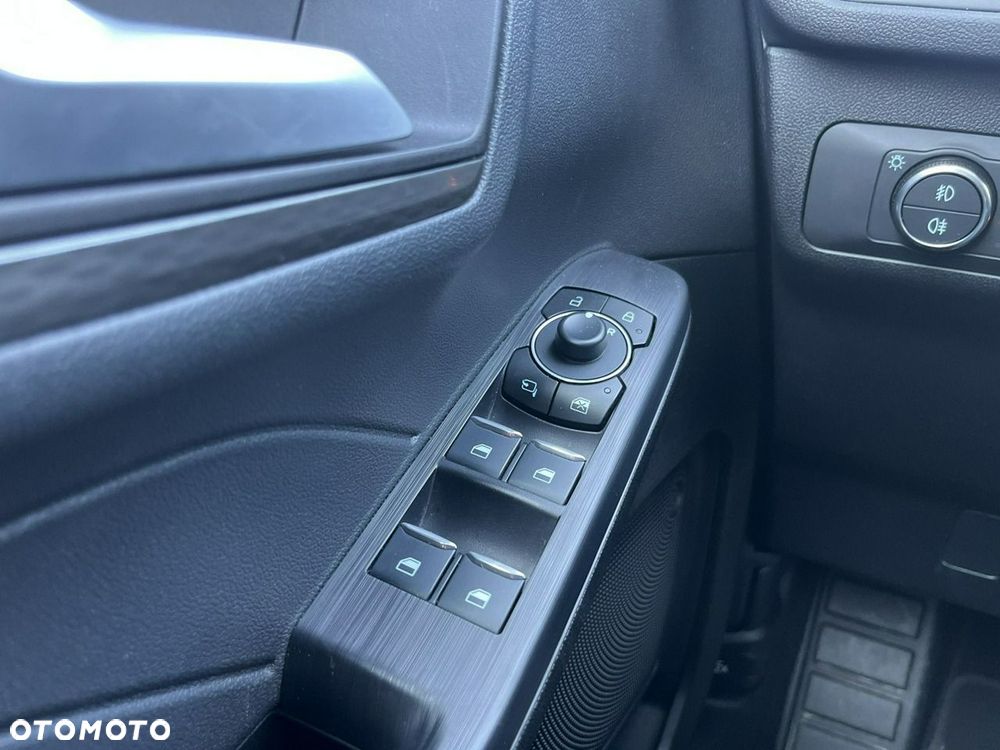 Ford Kuga - 28