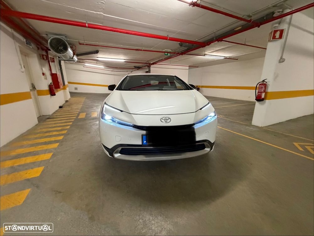 Toyota Prius 2.0 Plug-in Luxury - 3