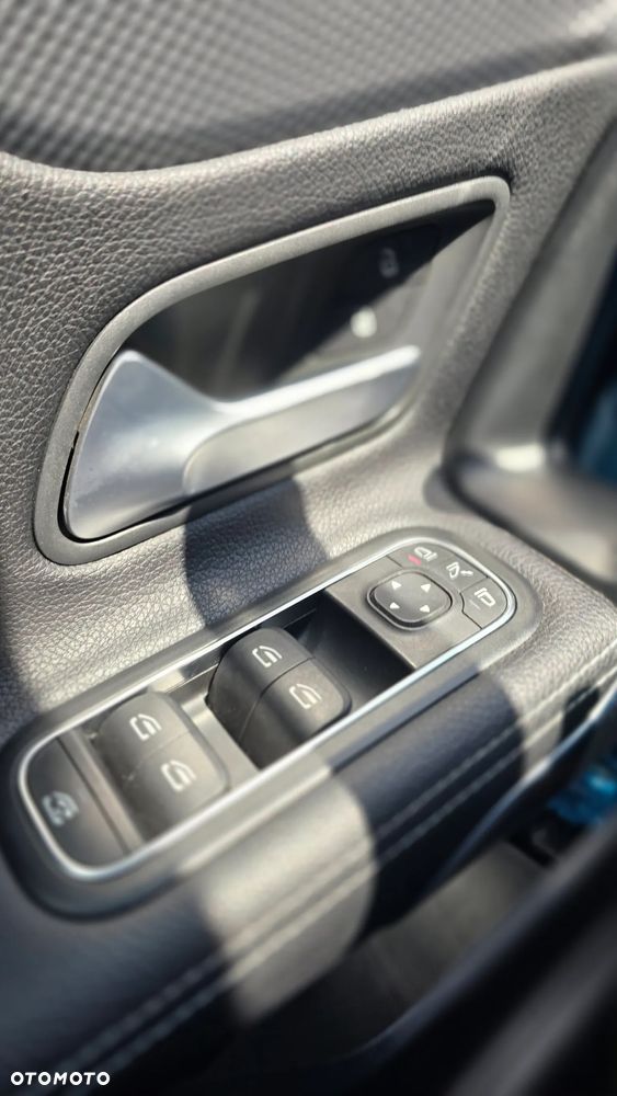 Mercedes-Benz Klasa A 200 7G-DCT - 14