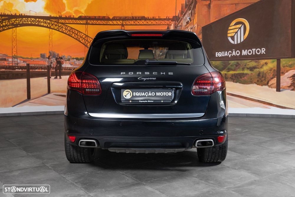 Porsche Cayenne - 4