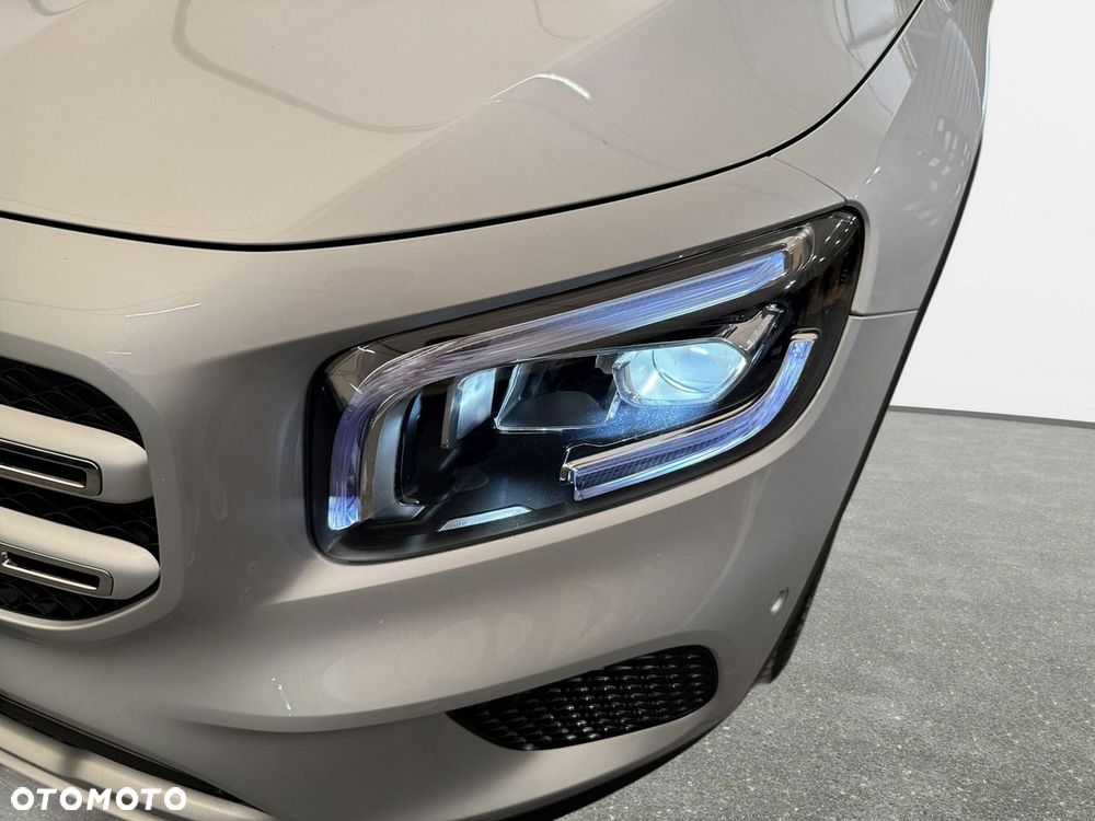 Mercedes-Benz GLB - 10