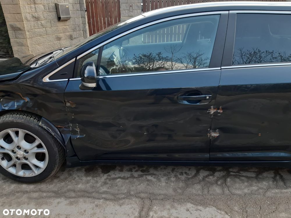 Toyota Avensis 1.8 Premium MS - 16