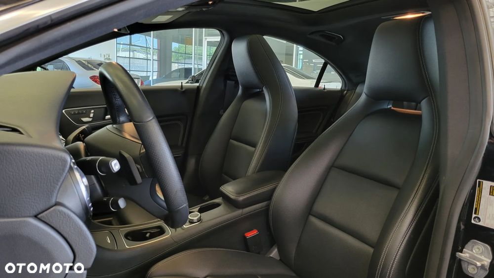Mercedes-Benz CLA 250 4Matic 8G-DCT Edition AMG Line - 11