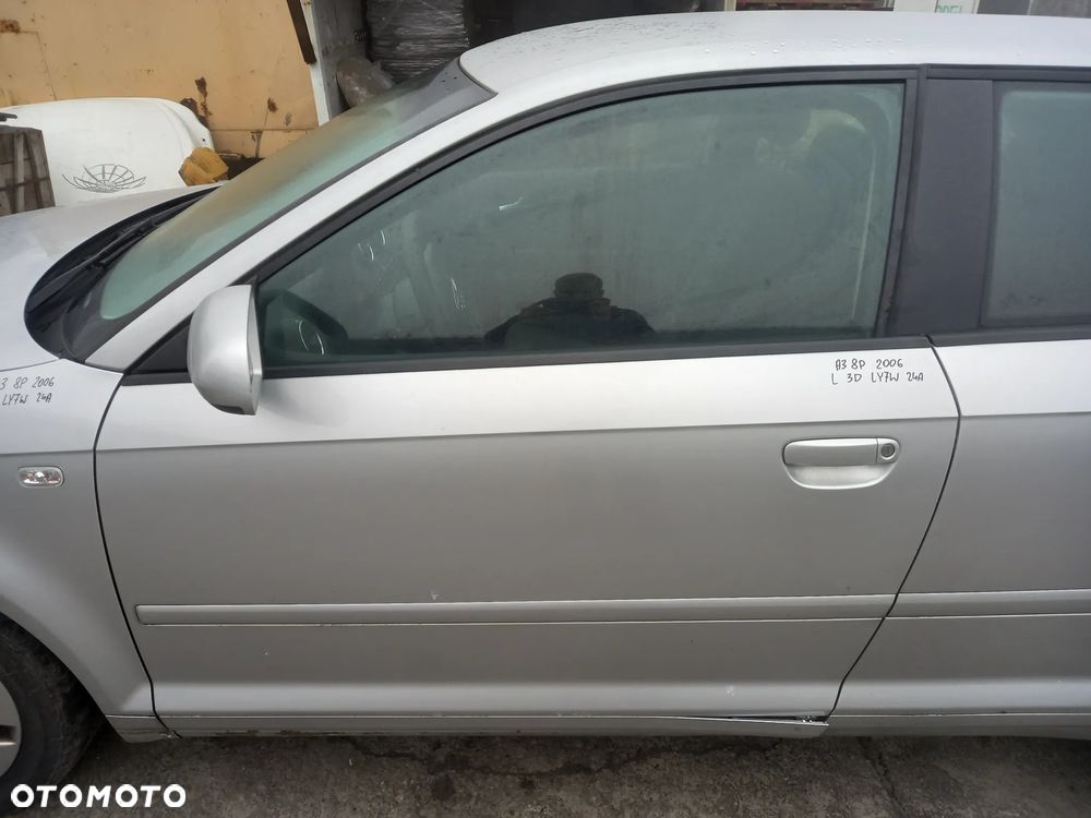 AUDI A3 8P DRZWI LEWE LY7W - 1