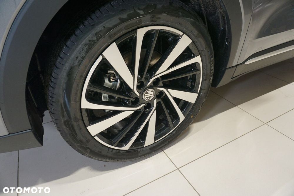 MG ZS Hybrid+ - 13