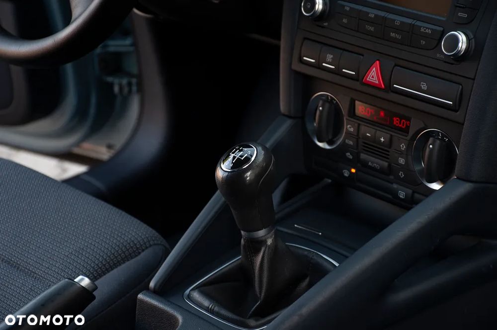 Audi A3 3-drzwiowe 1.6 Ambiente - 31