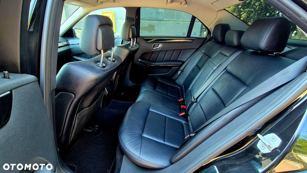 Mercedes-Benz E-Class 2011 photo 5