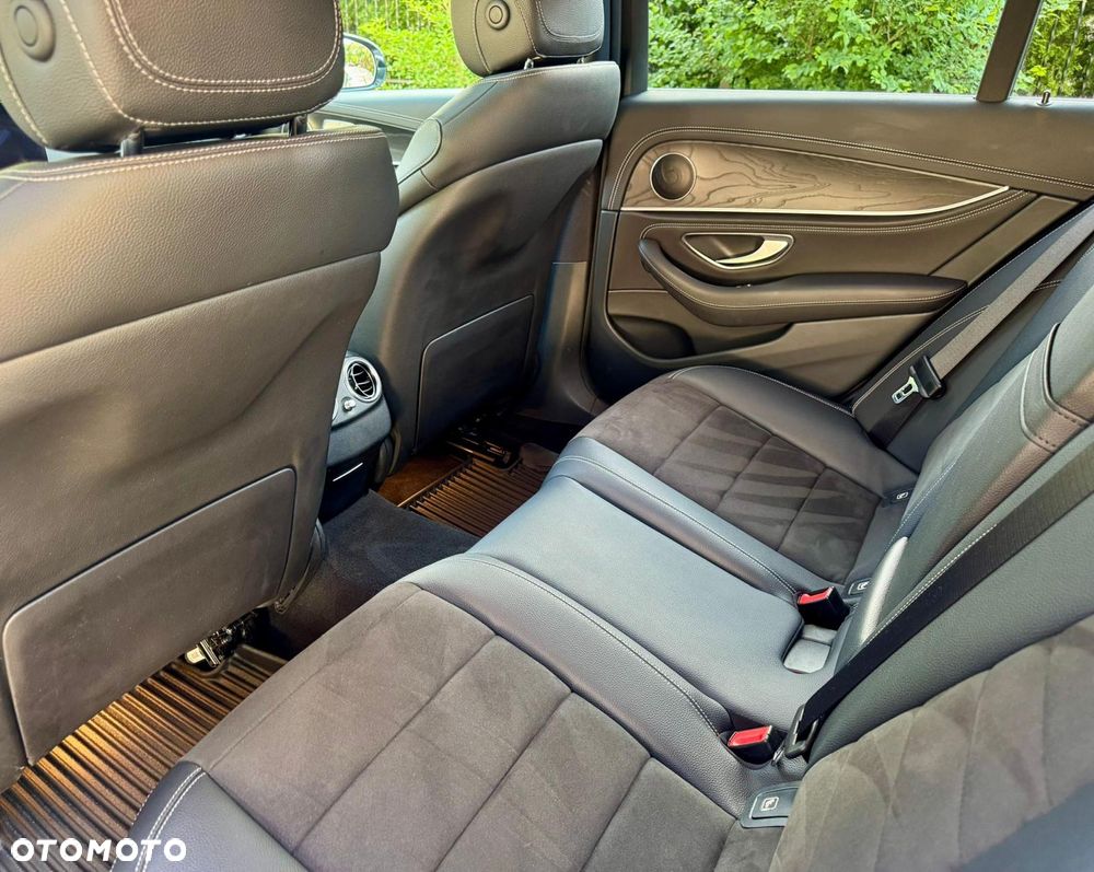 Mercedes-Benz Klasa E 220 d 4Matic 9G-TRONIC AMG Line - 10